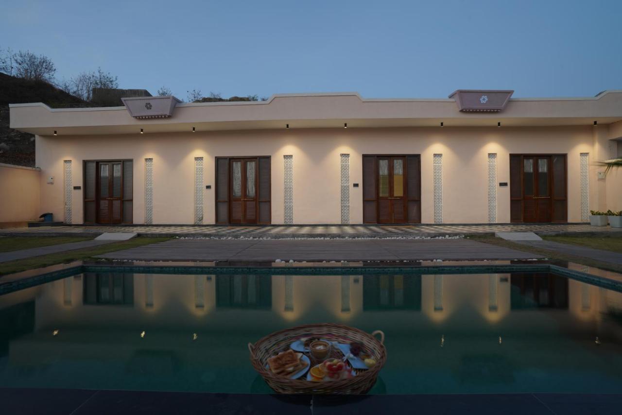 Parijat Private Pool Villa 1, 2 And 3 Bhk Udaipur Dış mekan fotoğraf
